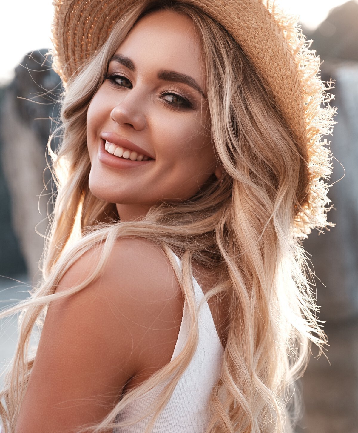 San Jose & Palo Alto deep chemical peels model with tan hat
