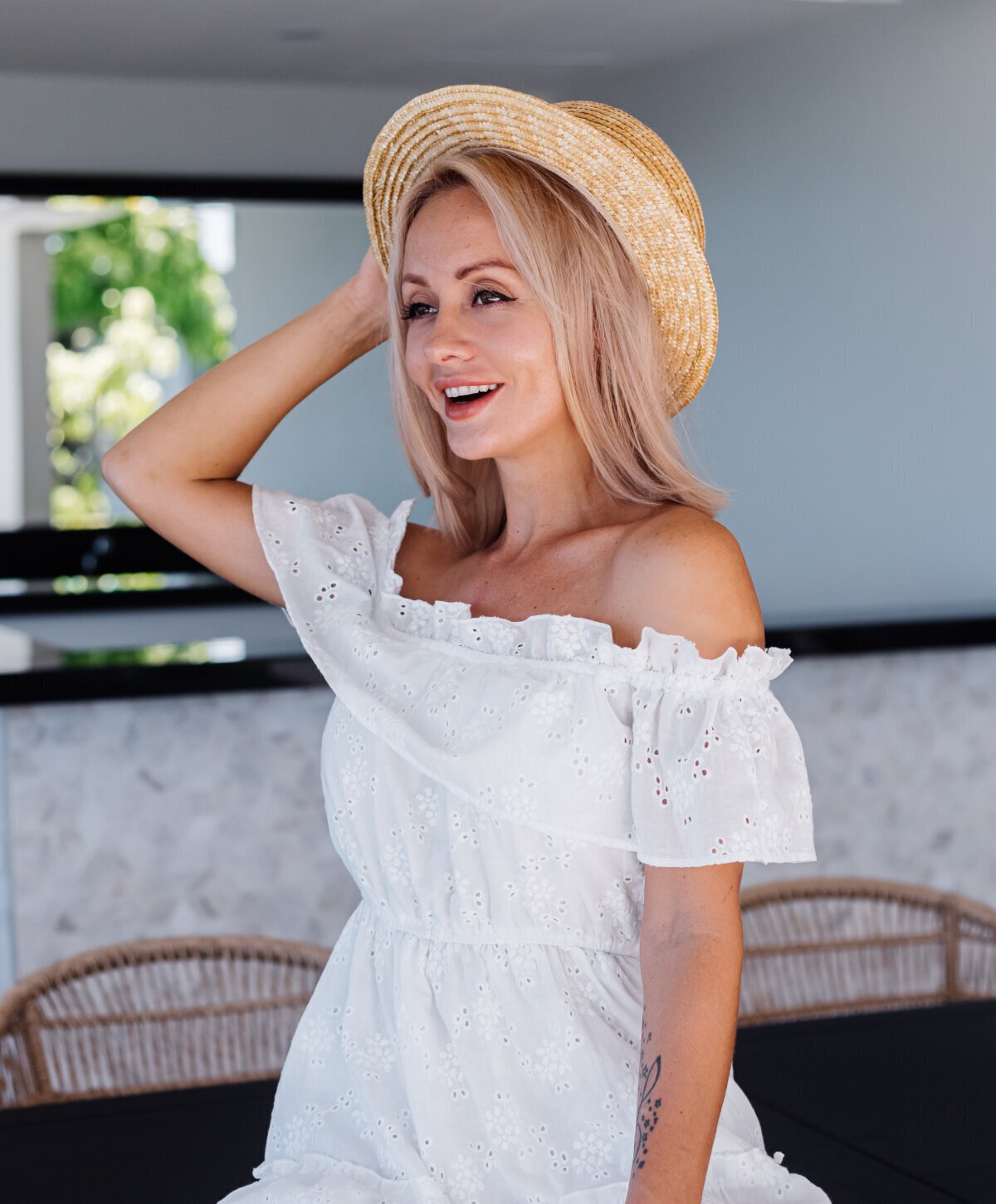 Palo Alto & San Jose PicoSure Focus model in white dress